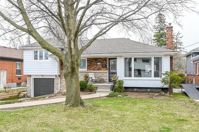 1020 Brucedale Avenue E, House detached with 3 bedrooms, 2 bathrooms and 2 parking in Hamilton ON | Image 2