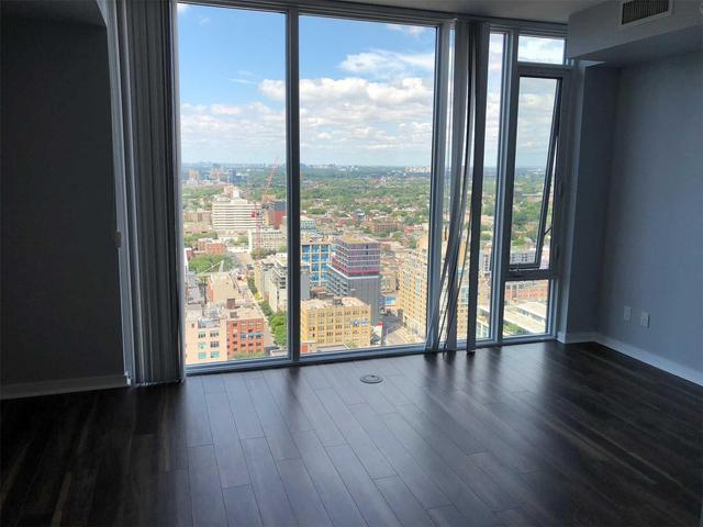 3310 - 101 Peter St, Condo with 1 bedrooms, 1 bathrooms and null parking in Toronto ON | Image 2