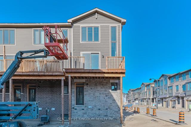 131 - 10 Birmingham Dr, House attached with 3 bedrooms, 2 bathrooms and 2 parking in Cambridge ON | Image 35