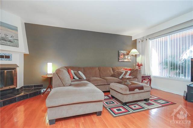 568 Foxview Place N, Home with 4 bedrooms, 4 bathrooms and 4 parking in Ottawa ON | Image 15