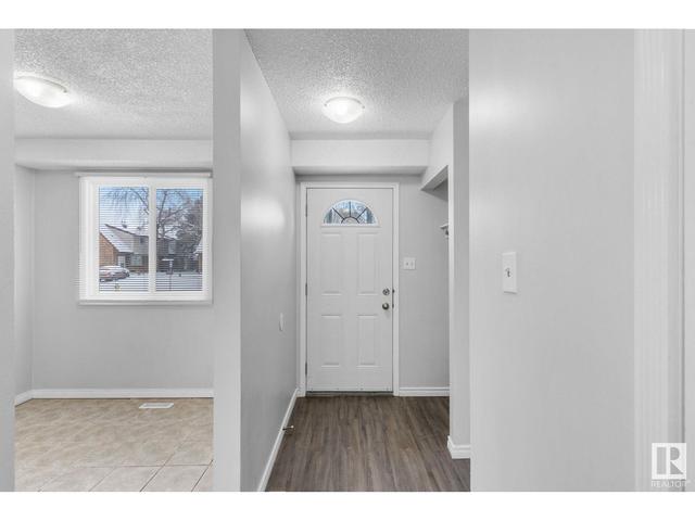 9f Clareview Vg Nw, House attached with 3 bedrooms, 1 bathrooms and 1 parking in Edmonton AB | Image 6