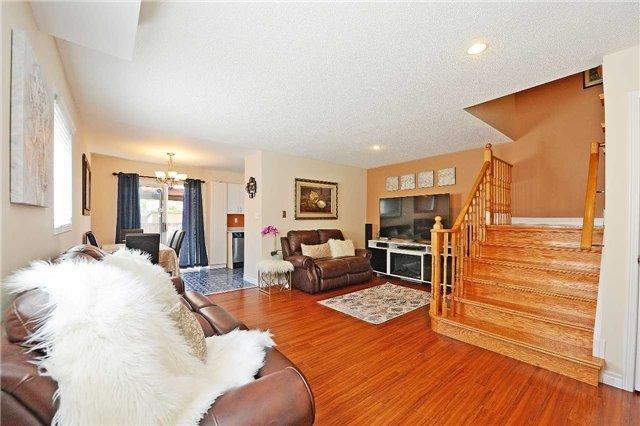 113 Saddletree Tr, House semidetached with 3 bedrooms, 3 bathrooms and 3 parking in Brampton ON | Image 4