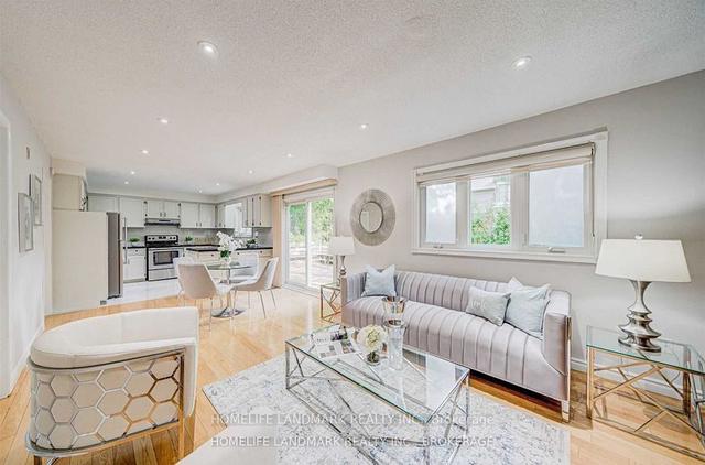 171 Greenfield Ave, House detached with 4 bedrooms, 4 bathrooms and 6 parking in Toronto ON | Image 2