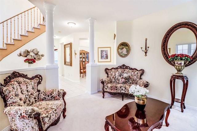 10 Ash Crt, House detached with 4 bedrooms, 4 bathrooms and 6 parking in Brampton ON | Image 4