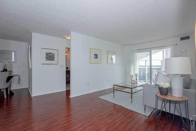 902 - 7 Concorde Pl, Condo with 2 bedrooms, 2 bathrooms and 2 parking in Toronto ON | Image 34