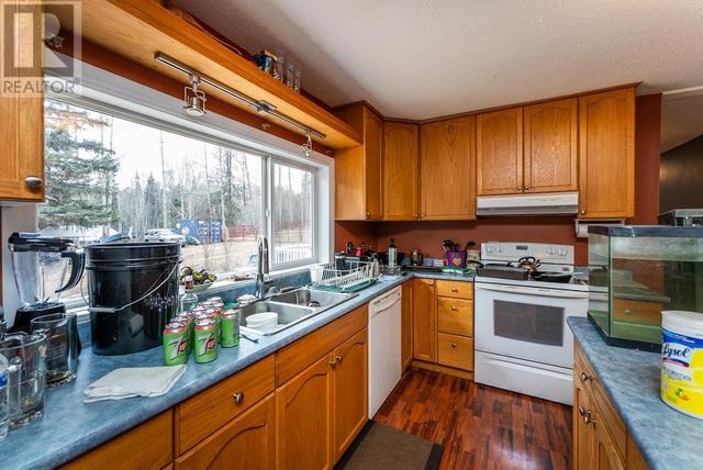 1716 Shady Valley Road, House detached with 5 bedrooms, 2 bathrooms and null parking in Prince George BC | Image 5