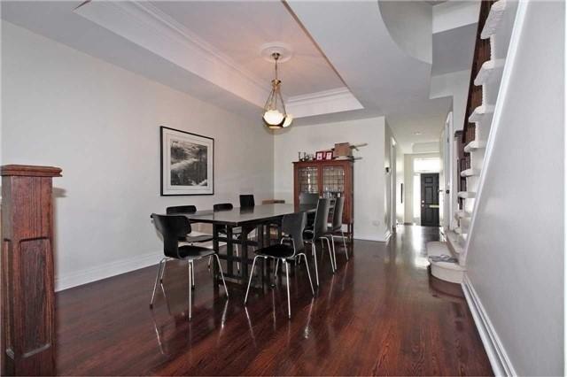 208 Walmer Rd, House attached with 3 bedrooms, 4 bathrooms and 1 parking in Toronto ON | Image 7