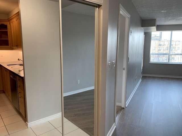 527 - 205 The Donway W, Condo with 2 bedrooms, 2 bathrooms and 1 parking in Toronto ON | Image 32