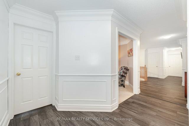 12 Mohan Crt, House detached with 3 bedrooms, 3 bathrooms and 9 parking in Brampton ON | Image 17