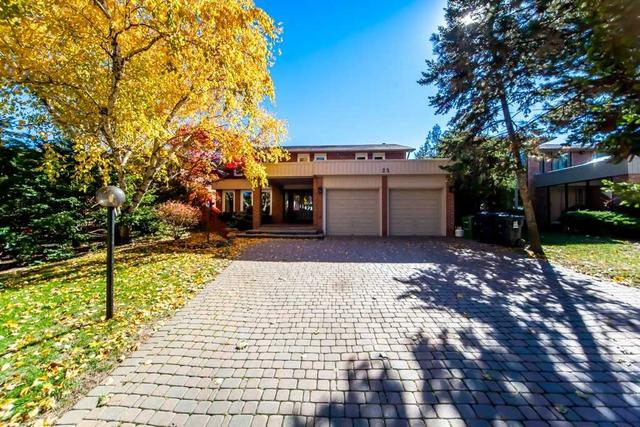 25 Mossgrove Tr, House detached with 4 bedrooms, 4 bathrooms and 5 parking in Toronto ON | Image 1