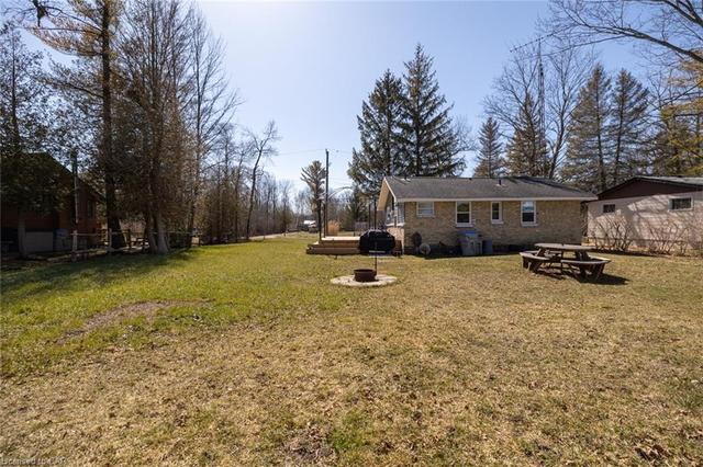 7566 Cornell Trail, House detached with 2 bedrooms, 1 bathrooms and null parking in Lambton Shores ON | Image 28