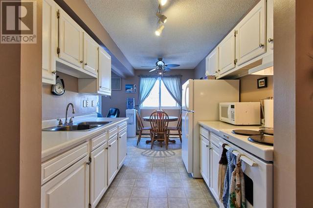 20, - 398 16 Street Ne, Condo with 2 bedrooms, 1 bathrooms and 1 parking in Medicine Hat AB | Image 3