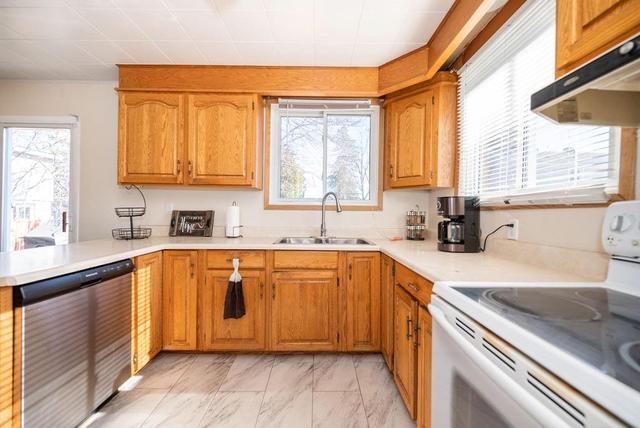 657 Leach Street, House detached with 5 bedrooms, 2 bathrooms and 4 parking in Laurentian Valley ON | Image 16
