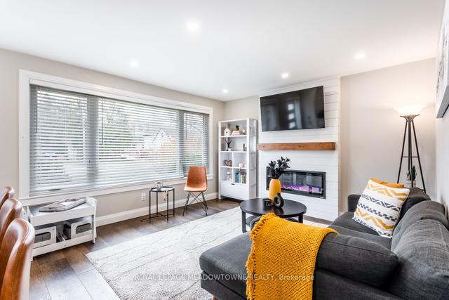 375 George St, House detached with 2 bedrooms, 2 bathrooms and 5 parking in Milton ON | Image 3