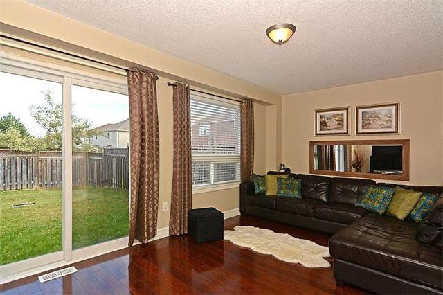 8 Unsworth Cres, House semidetached with 3 bedrooms, 2 bathrooms and 2 parking in Ajax ON | Image 15