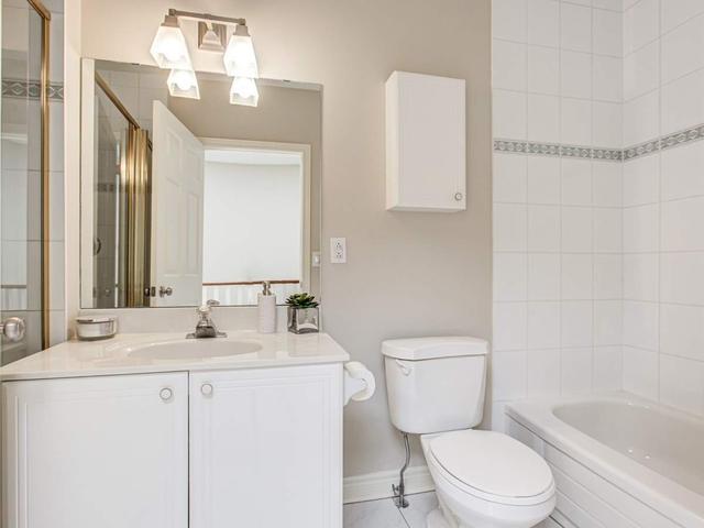 94 Pleasant Blvd, Townhouse with 3 bedrooms, 3 bathrooms and 2 parking in Toronto ON | Image 13
