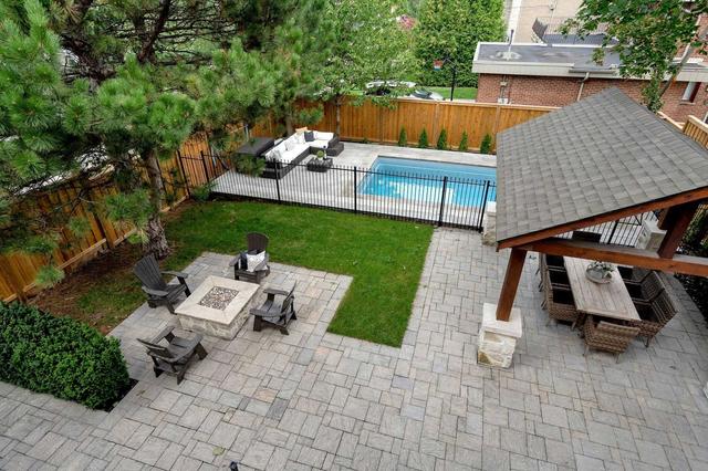 19 Cowley Ave, House detached with 4 bedrooms, 6 bathrooms and 6 parking in Toronto ON | Image 18