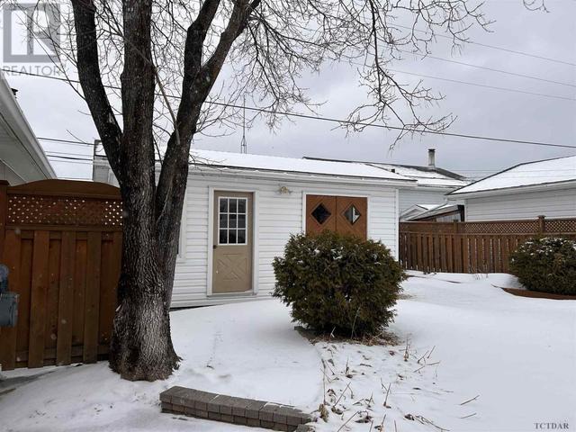 36 Hazel St, House detached with 4 bedrooms, 2 bathrooms and null parking in Kapuskasing ON | Image 7