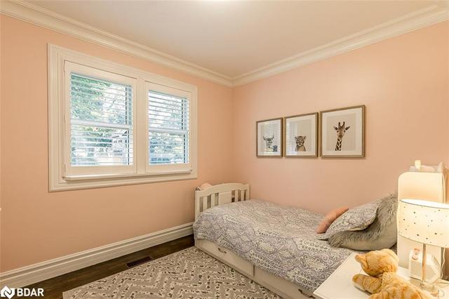 79 Eugenia Street, House detached with 3 bedrooms, 2 bathrooms and 5 parking in Barrie ON | Image 7