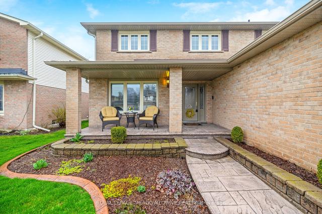 248 Randall Cres, House detached with 4 bedrooms, 4 bathrooms and 4 parking in Milton ON | Image 12