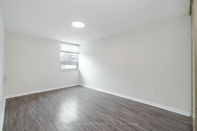 208 - 121 Ling Rd, Condo with 2 bedrooms, 2 bathrooms and 1 parking in Toronto ON | Image 3