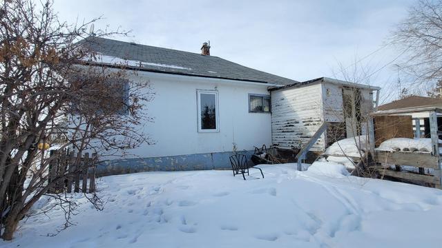 211 Berry Street, House detached with 2 bedrooms, 1 bathrooms and 1 parking in Paintearth County No. 18 AB | Image 24