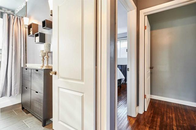 330 Painted Post Dr, House detached with 3 bedrooms, 2 bathrooms and 4 parking in Toronto ON | Image 6