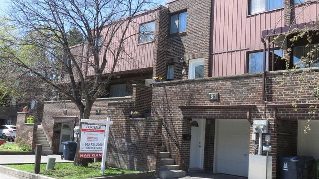 81 Red Robin Way, Townhouse with 3 bedrooms, 2 bathrooms and 1 parking in Toronto ON | Image 1