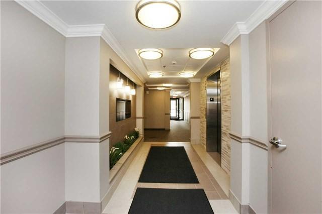 409 - 70 Baycliffe Cres, Condo with 2 bedrooms, 2 bathrooms and 1 parking in Brampton ON | Image 3