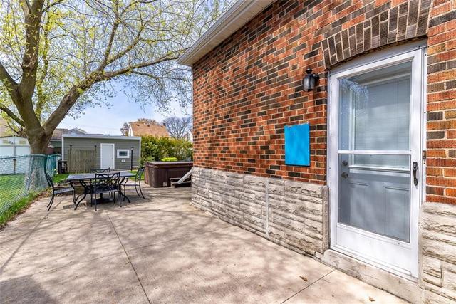202 East 14th Street, House detached with 2 bedrooms, 1 bathrooms and 3 parking in Hamilton ON | Image 25