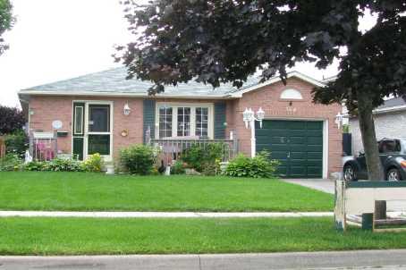 364 Lisa Marie Dr, House detached with 2 bedrooms, 2 bathrooms and 2 parking in Orangeville ON | Image 1