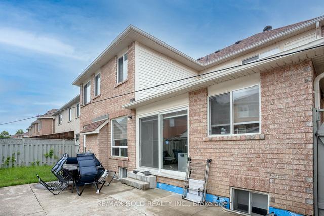8 Upshall Rd, House detached with 4 bedrooms, 4 bathrooms and 6 parking in Brampton ON | Image 31