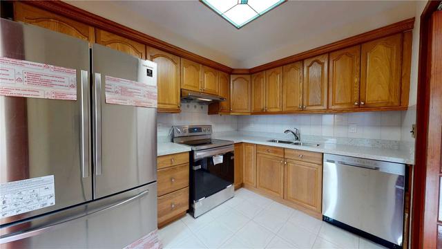 22 - 30 Dundalk Dr, Townhouse with 3 bedrooms, 2 bathrooms and 2 parking in Toronto ON | Image 3