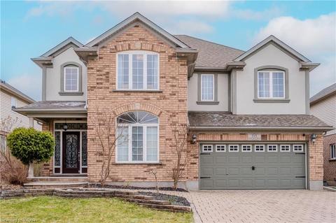 715 Cedar Bend Drive, House detached with 5 bedrooms, 3 bathrooms and 6 parking in Waterloo ON | Card Image