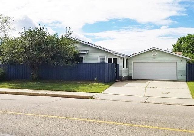 9504 178 Ave. Nw, House detached with 2 bedrooms, 3 bathrooms and 4 parking in Edmonton AB | Image 3