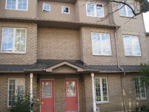 7 - 10 St Moritz Way, Townhouse with 3 bedrooms, 3 bathrooms and 2 parking in Markham ON | Image 1