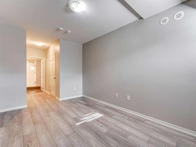 124 - 500 Kingbird Grve, Townhouse with 2 bedrooms, 2 bathrooms and 1 parking in Toronto ON | Image 26