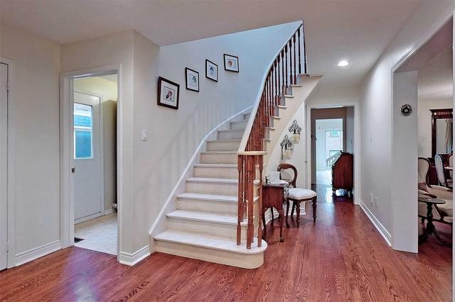 81 Summerdale Dr, House detached with 4 bedrooms, 4 bathrooms and 6 parking in Markham ON | Image 7
