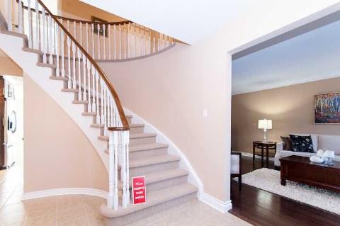 86 Mccarty Cres, House detached with 4 bedrooms, 4 bathrooms and 6 parking in Markham ON | Image 2
