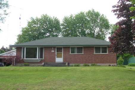 625 Roselawn Ave, House detached with 3 bedrooms, 1 bathrooms and 4 parking in Oshawa ON | Image 1
