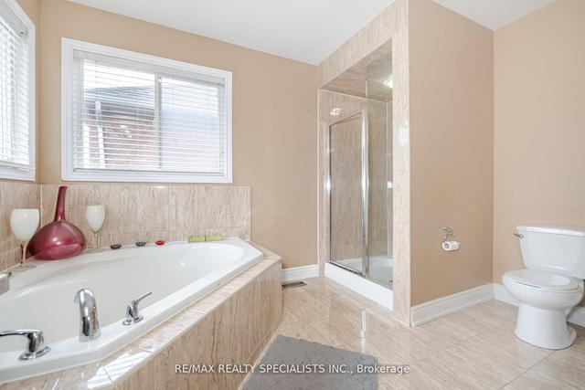 32 Rathmore St, House detached with 4 bedrooms, 5 bathrooms and 6 parking in Brampton ON | Image 15