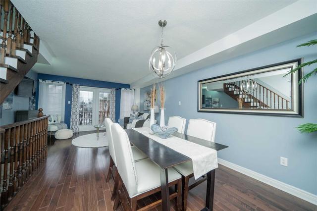212 Scarborough Golf Clb Rd, House attached with 3 bedrooms, 3 bathrooms and 2 parking in Toronto ON | Image 5