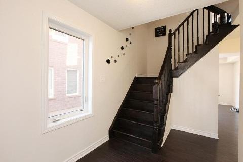 76 Memory Lane, House attached with 3 bedrooms, 3 bathrooms and 2 parking in Brampton ON | Image 2