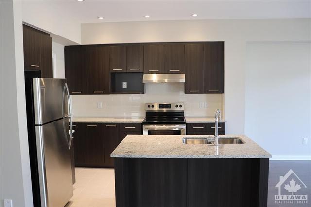 724 Guardian Grove, Townhouse with 3 bedrooms, 3 bathrooms and 2 parking in Ottawa ON | Image 5