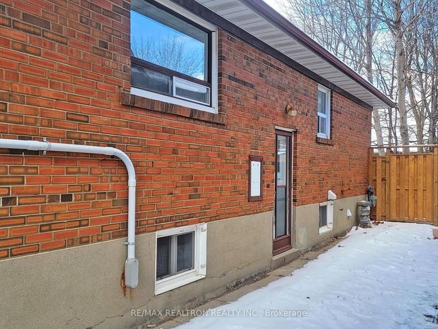 190 Combe Ave, House detached with 3 bedrooms, 3 bathrooms and 11 parking in Toronto ON | Image 32