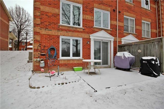 856 Playter Cres, Townhouse with 3 bedrooms, 3 bathrooms and 2 parking in Newmarket ON | Image 16