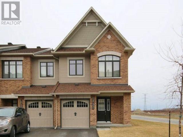 555 Petrichor Cres, House attached with 3 bedrooms, 3 bathrooms and 3 parking in Ottawa ON | Image 1
