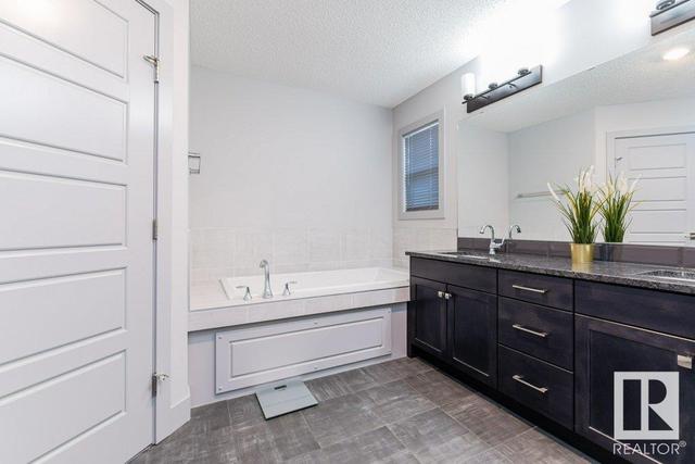 2257 57 St Sw, House detached with 3 bedrooms, 2 bathrooms and null parking in Edmonton AB | Image 22