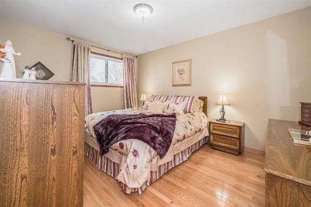 163 White Pine Cres, House detached with 3 bedrooms, 2 bathrooms and 3 parking in Waterloo ON | Image 13