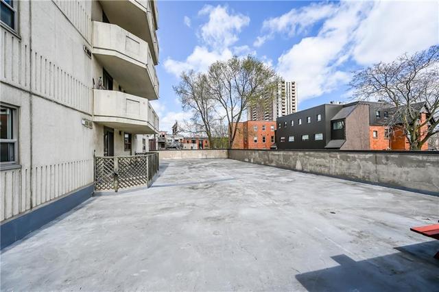 303 - 21 East Avenue S, Condo with 2 bedrooms, 2 bathrooms and 1 parking in Hamilton ON | Image 11